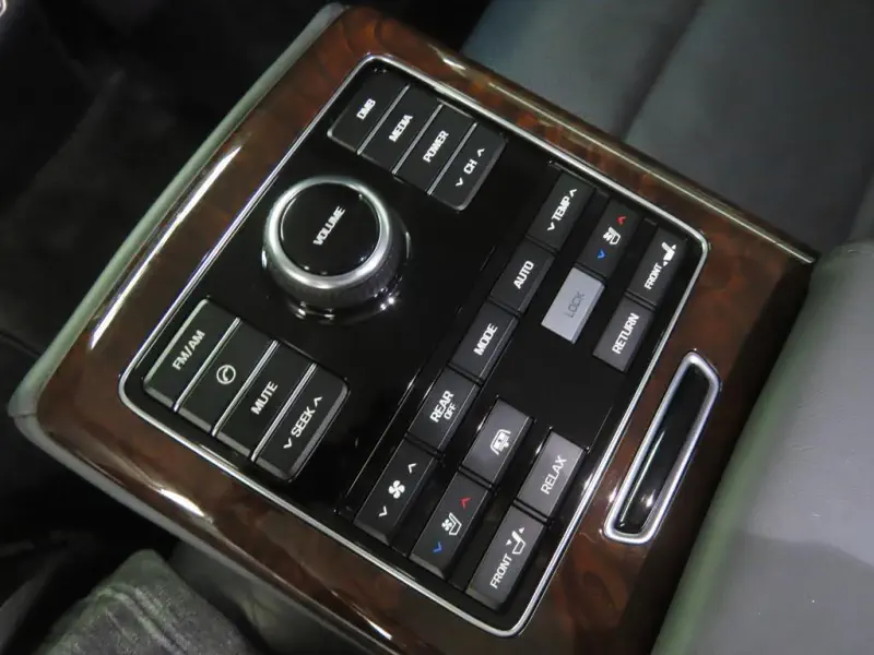 Hyundai Equus