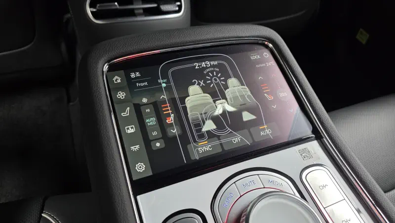 Genesis G90