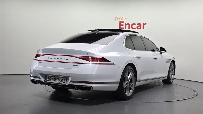 Genesis G90