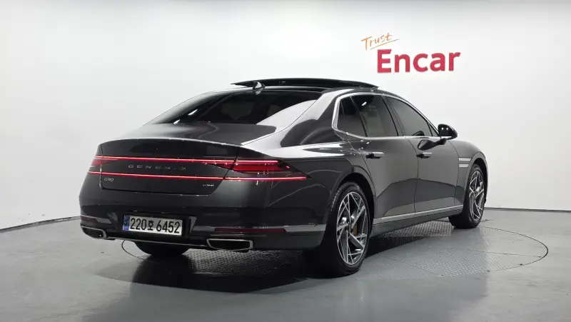 Genesis G90