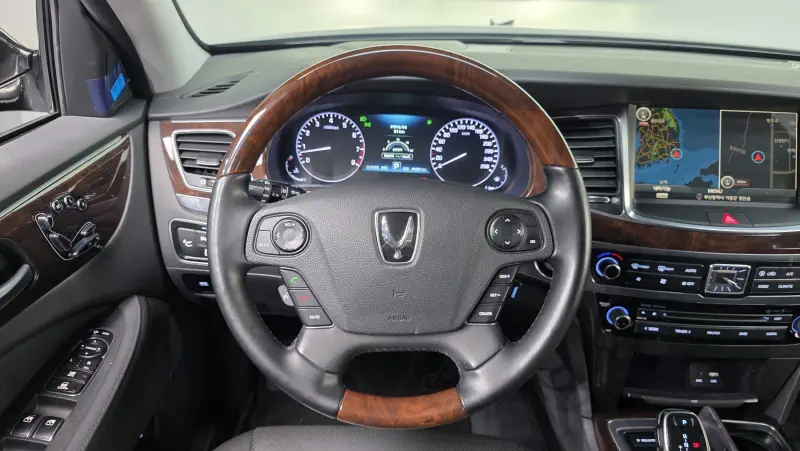 Hyundai Equus