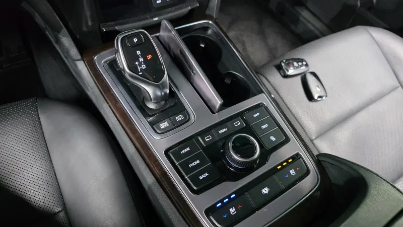 Hyundai Equus