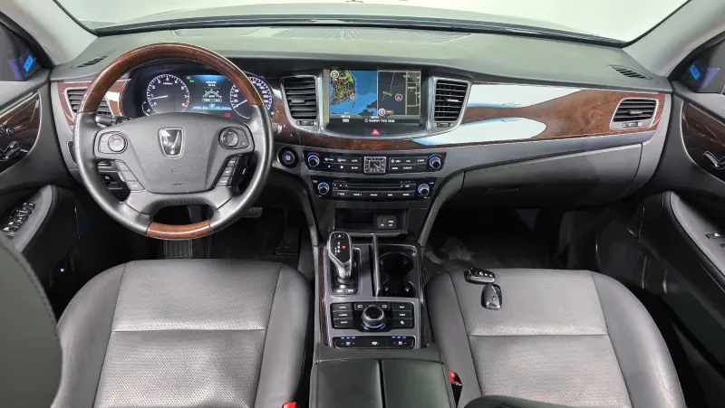 Hyundai Equus