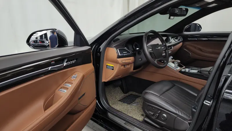 Genesis G90