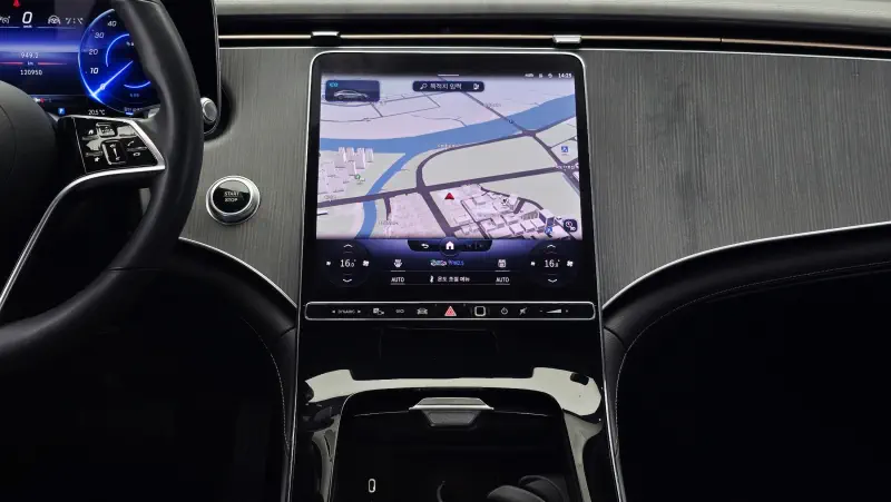 Mercedes-Benz EQS