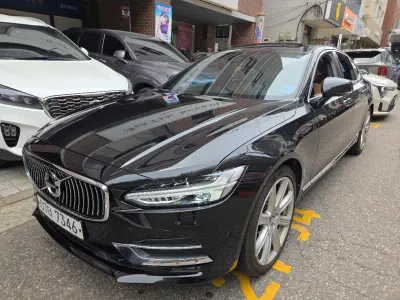 Volvo S90