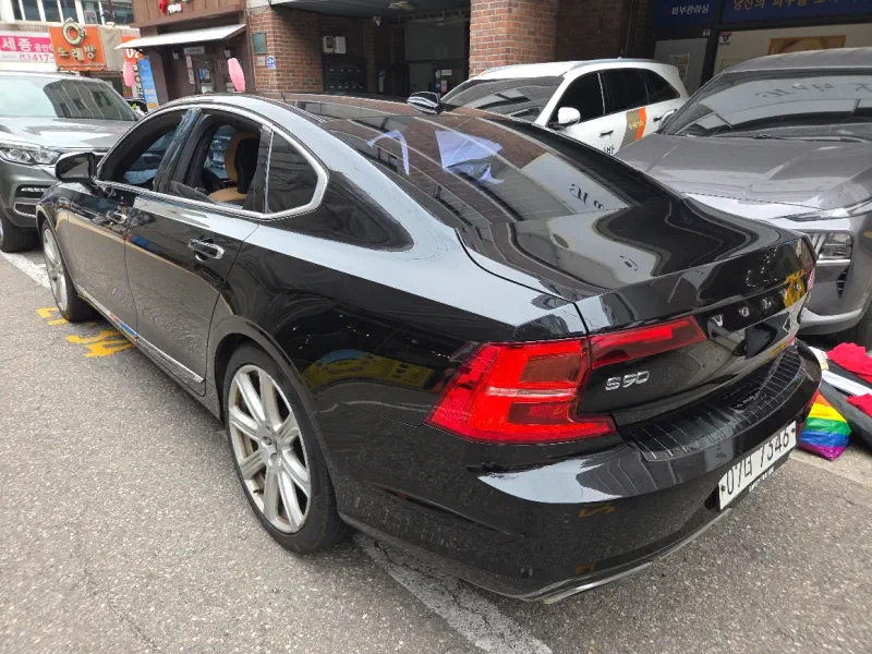 Volvo S90