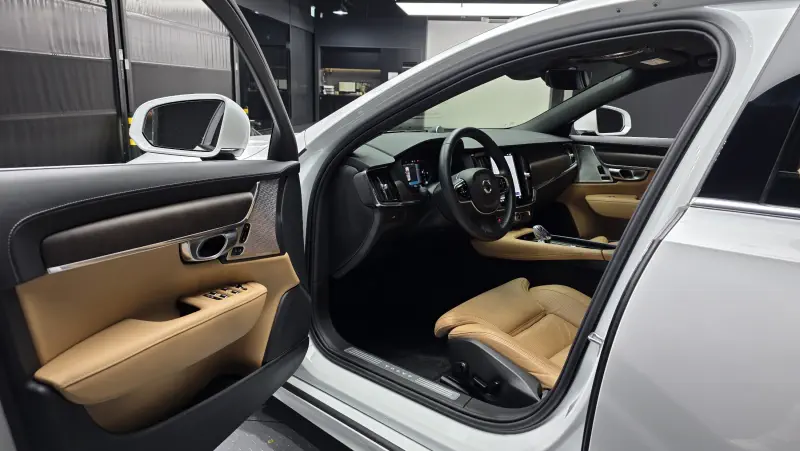 Volvo S90