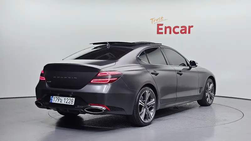 Genesis G70