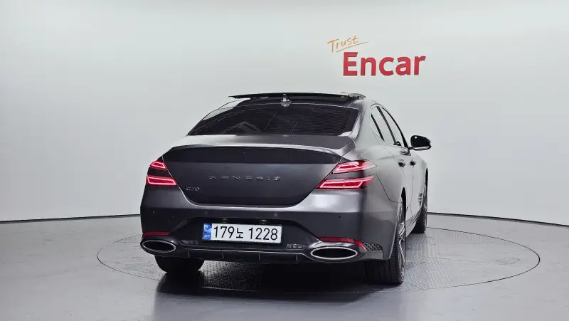 Genesis G70