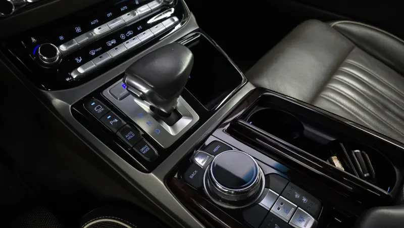 Genesis EQ900