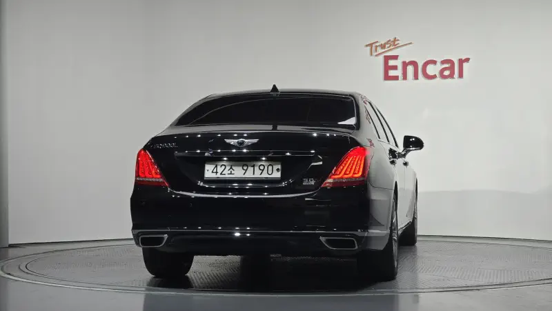 Genesis EQ900