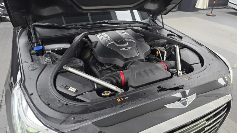 Genesis EQ900