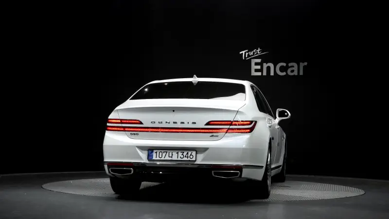 Genesis G90