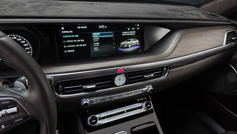 Genesis G90