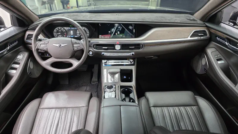 Genesis G90