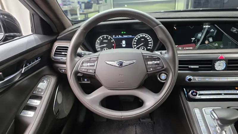 Genesis G90