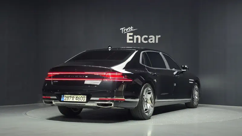 Genesis G90