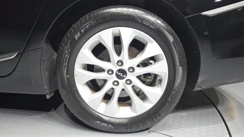 Kia K8