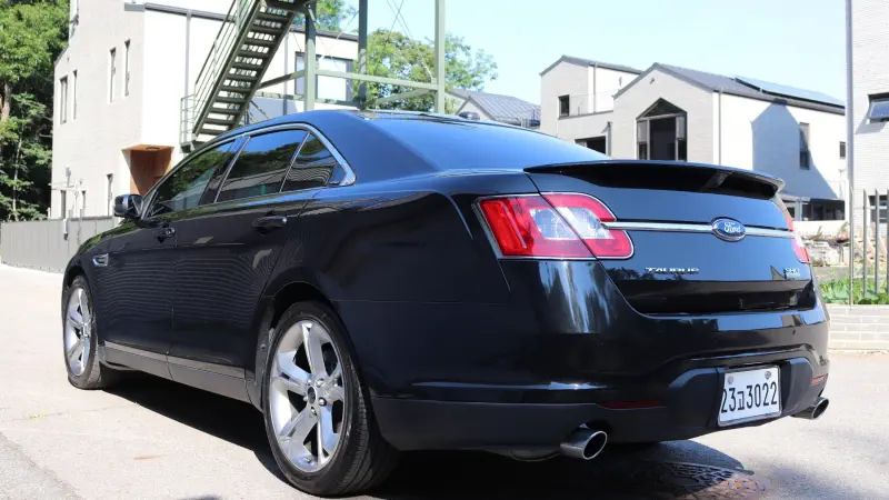 Ford Taurus