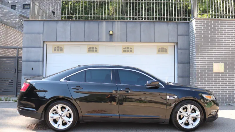 Ford Taurus