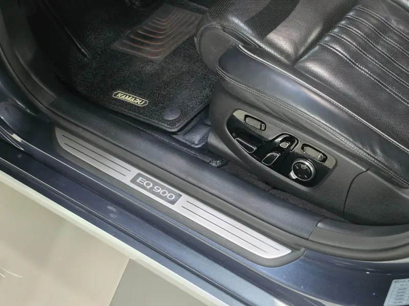 Genesis EQ900