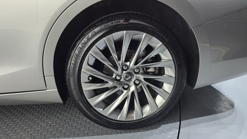 Lexus ES300h
