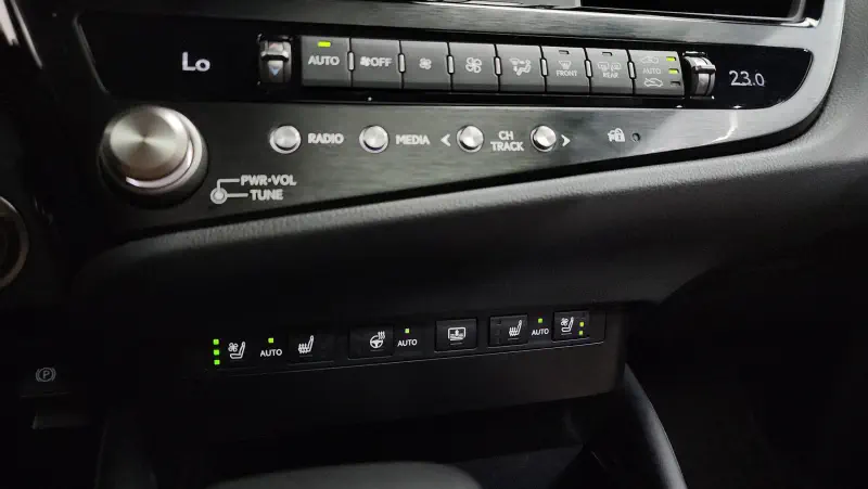 Lexus ES300h