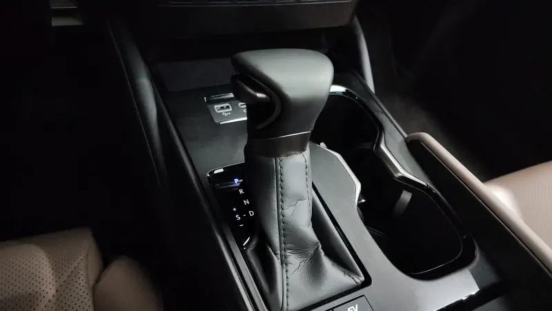 Lexus ES300h