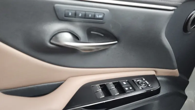 Lexus ES300h