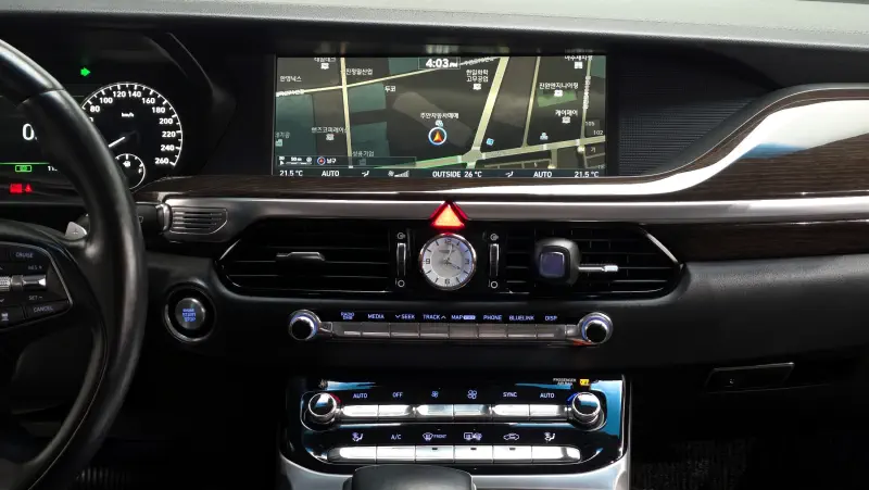 Genesis EQ900