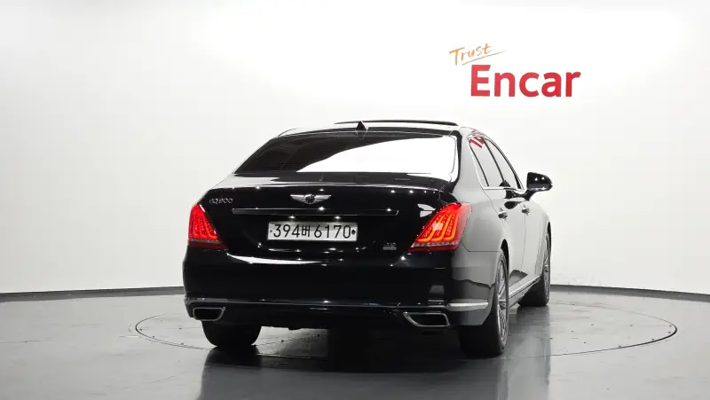 Genesis EQ900