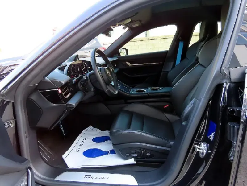 Porsche Taycan