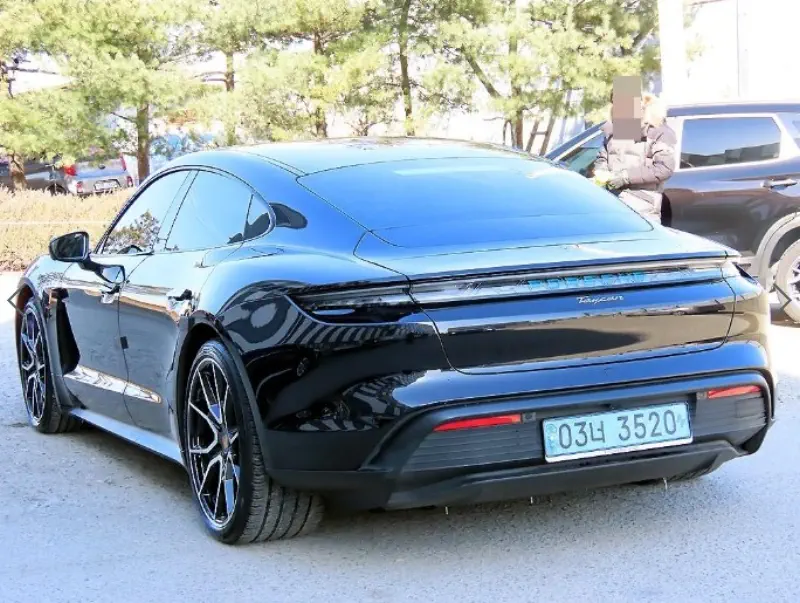 Porsche Taycan