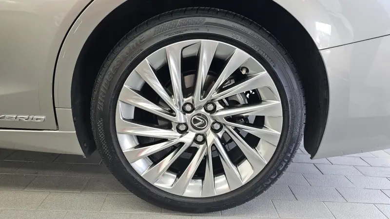 Lexus ES300h