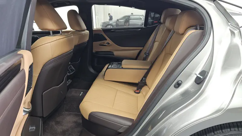 Lexus ES300h