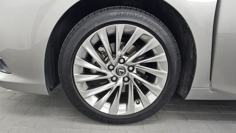 Lexus ES300h