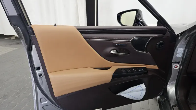 Lexus ES300h