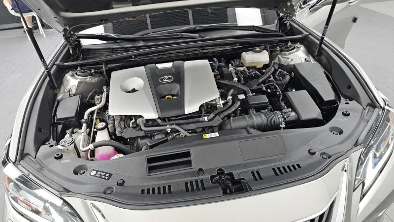 Lexus ES300h