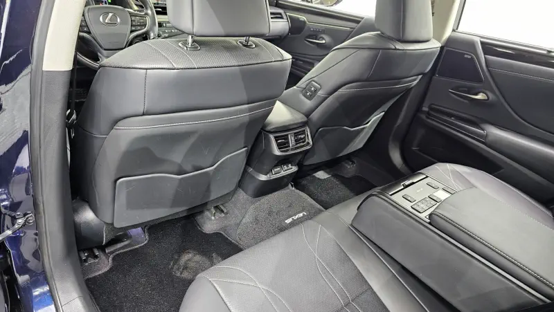 Lexus ES300h