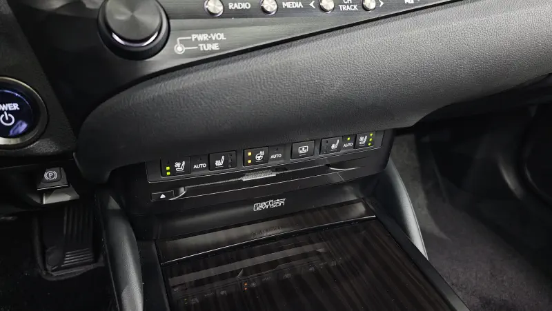 Lexus ES300h