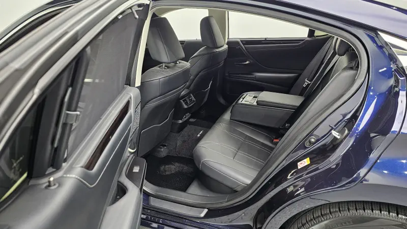 Lexus ES300h