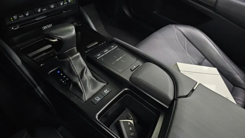Lexus ES300h