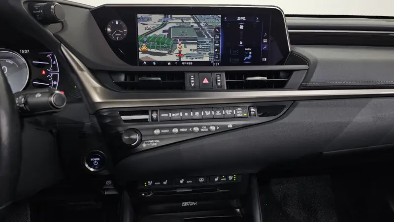 Lexus ES300h