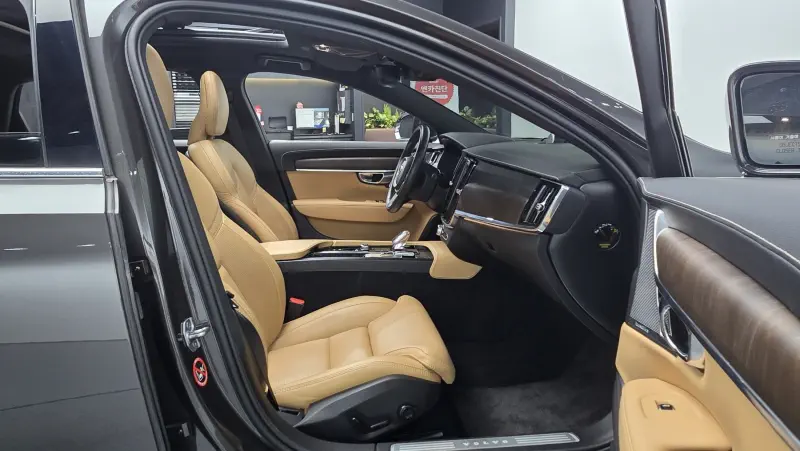Volvo S90