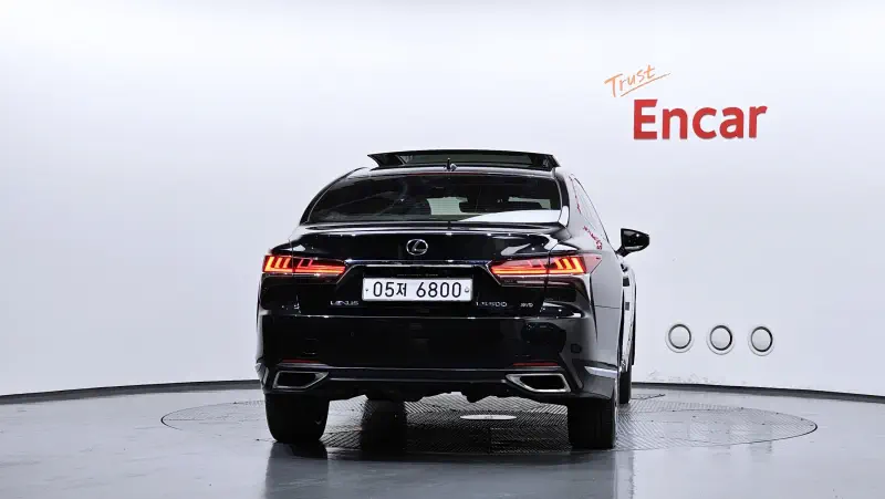 Lexus LS