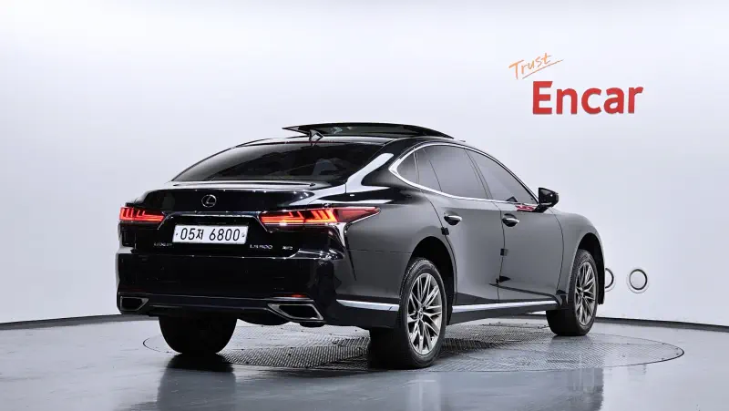 Lexus LS