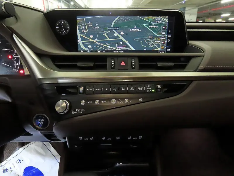 Lexus ES300h