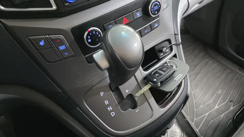 Hyundai Grand Starex