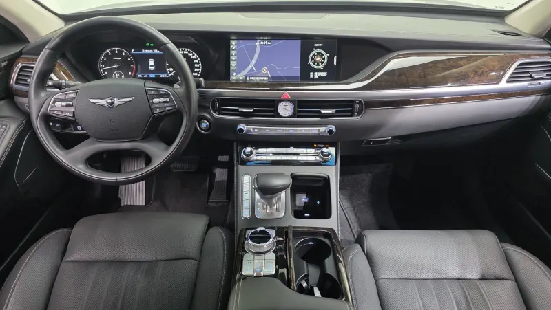 Genesis G90